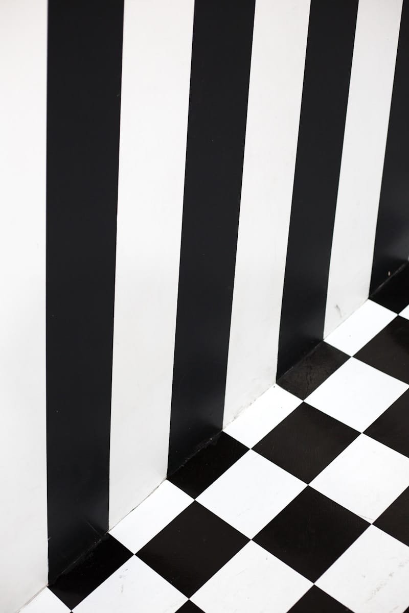 Painting Perfect Stripes and Linear Patterns